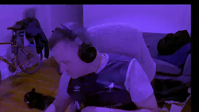 NeonDancer online show from March 11, 2026, 1:22 am