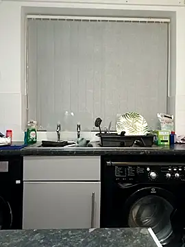 Alicia-Sissy-Smallz online show from November 16, 2025, 11:10 pm