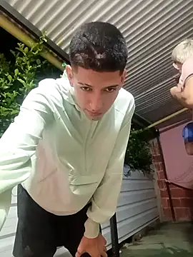 3hornys-straights online show from March 10, 2026, 1:43 am