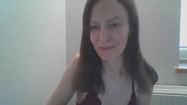 Snapshot of AnnaTight chatting on June 24, 2026, 8:35 am AnnaTight online show from June 24, 2026, 8:35 am