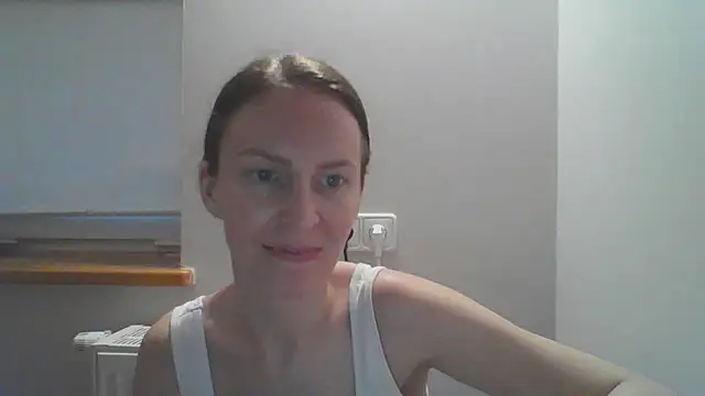 Snapshot of AnnaTight chatting on July 4, 2026, 6:58 pm AnnaTight online show from July 4, 2026, 6:58 pm