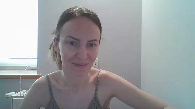 Snapshot of AnnaTight chatting on July 10, 2026, 9:01 am AnnaTight online show from July 10, 2026, 9:01 am