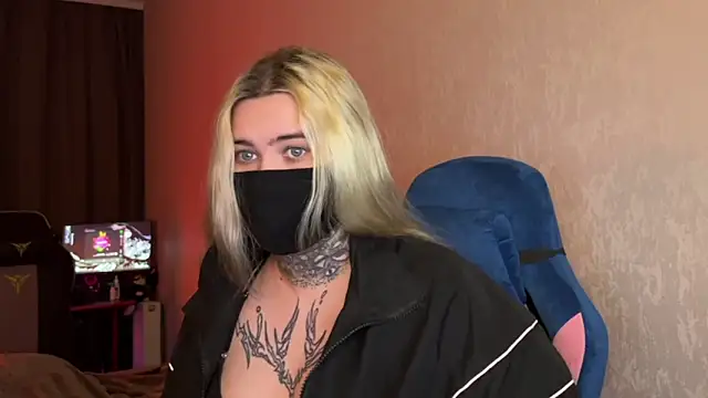 Xtoni  online show from March 9, 2026, 12:03 am