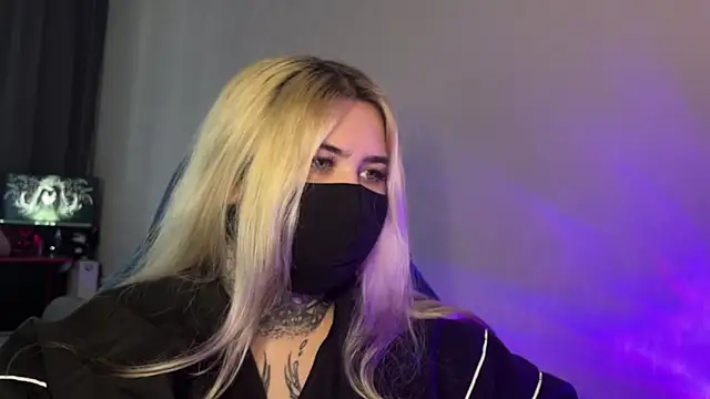 Xtoni  online show from March 15, 2026, 8:42 am