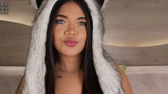 Mia Rosalie online show from July 17, 2026, 8:46 pm