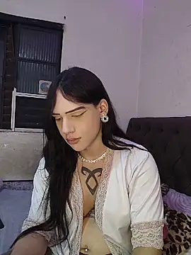 isabeladecaria online show from March 17, 2026, 8:23 pm