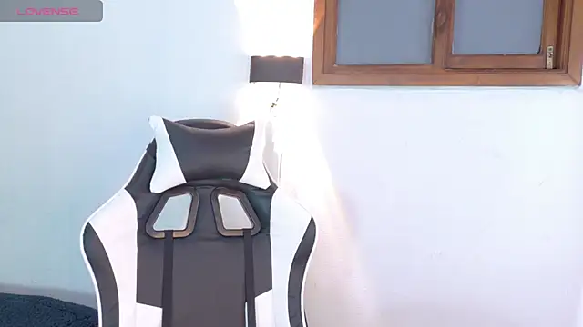Catalinaa01 online show from July 16, 2026, 1:06 pm