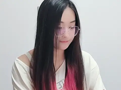 kitty-mm online show from March 17, 2026, 5:44 am