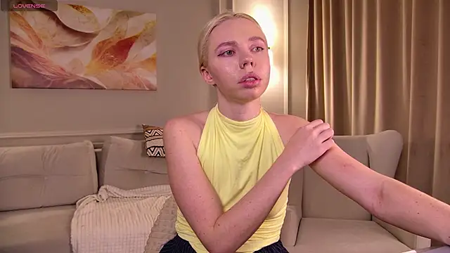 TessaAdorablee online show from April 23, 2026, 12:29 pm