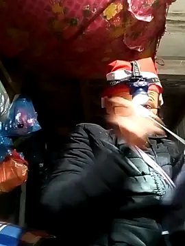 Snapshot of mama-cute chatting on March 11, 2026, 6:52 am mama-cute online show from March 11, 2026, 6:52 am