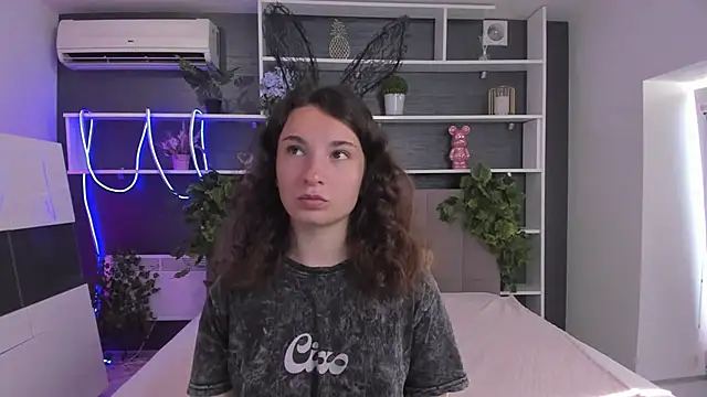 JosephineRows online show from July 31, 2026, 5:29 am