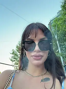 Snapshot of RaniaSnow chatting on July 14, 2026, 3:33 am RaniaSnow online show from July 14, 2026, 3:33 am