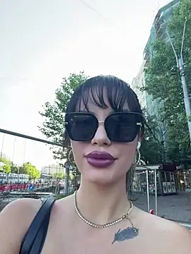 Snapshot of RaniaSnow chatting on July 17, 2026, 5:25 am RaniaSnow online show from July 17, 2026, 5:25 am