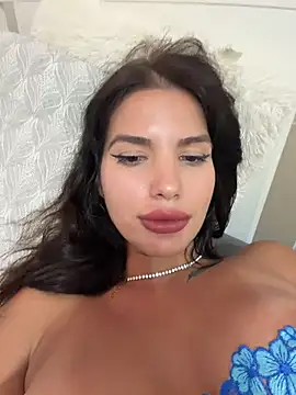 Snapshot of RaniaSnow chatting on July 25, 2026, 4:15 pm RaniaSnow online show from July 25, 2026, 4:15 pm