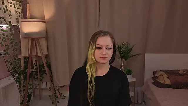 KarriePinilla online show from March 11, 2026, 6:41 am