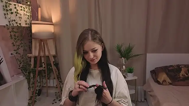 KarriePinilla online show from March 13, 2026, 6:09 am