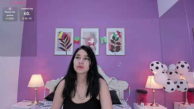 Snapshot of YayaQueen chatting on July 8, 2026, 12:09 pm YayaQueen online show from July 8, 2026, 12:09 pm