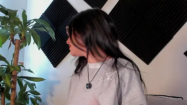 Emily Rousess online show from March 15, 2026, 11:49 am