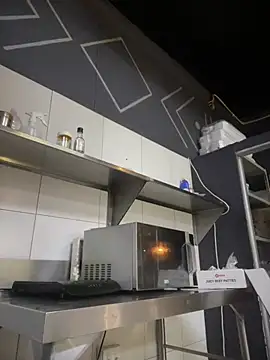 wildthroat online show from March 29, 2026, 9:53 am