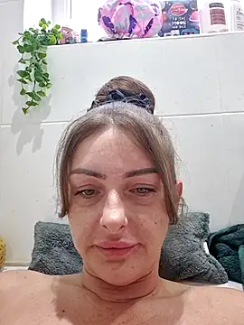 sexymilf30x online show from March 9, 2026, 9:02 am