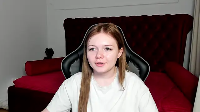 ElinaVale online show from June 11, 2026, 12:32 am
