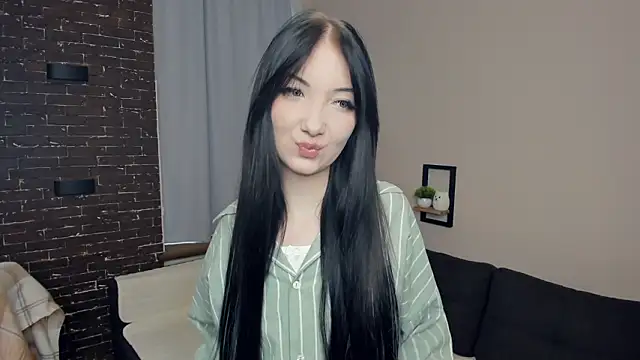 KarieDeever online show from March 7, 2026, 2:25 pm