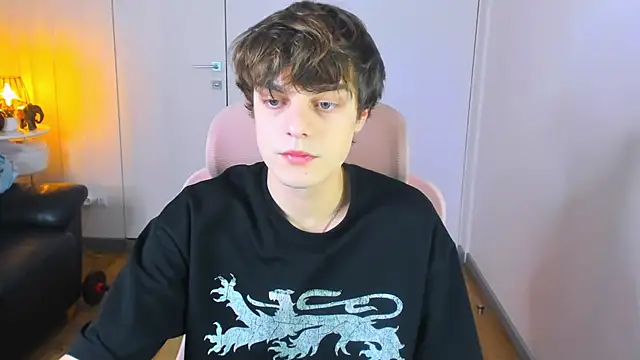 MaxVibee online show from March 13, 2026, 7:31 pm