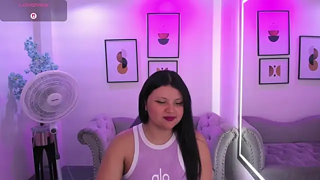 Natty bella online show from March 9, 2026, 7:40 pm