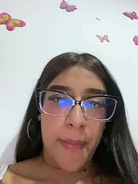 chanell pinkk online show from May 4, 2026, 1:56 am