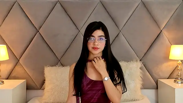 OliviaDiaz online show from April 27, 2026, 8:29 pm