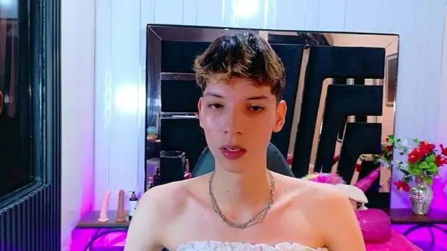 Stefany PiInk online show from March 22, 2026, 1:25 pm