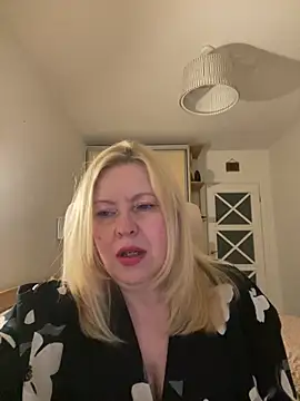 JanieLight53 online show from June 18, 2026, 7:18 pm