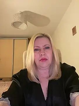 JanieLight53 online show from July 3, 2026, 9:21 pm