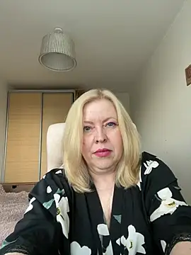 JanieLight53 online show from July 6, 2026, 5:04 pm