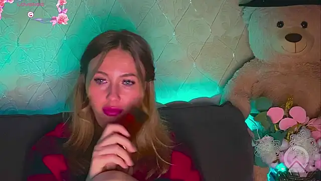 Snapshot of AngelEnigma chatting on March 17, 2026, 3:33 am AngelEnigma online show from March 17, 2026, 3:33 am