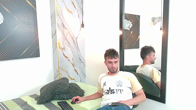 Snapshot of KingOfTemptation chatting on May 12, 2026, 4:09 am KingOfTemptation online show from May 12, 2026, 4:09 am