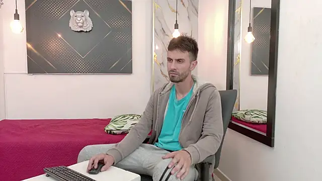 Snapshot of KingOfTemptation chatting on June 1, 2026, 4:03 am KingOfTemptation online show from June 1, 2026, 4:03 am
