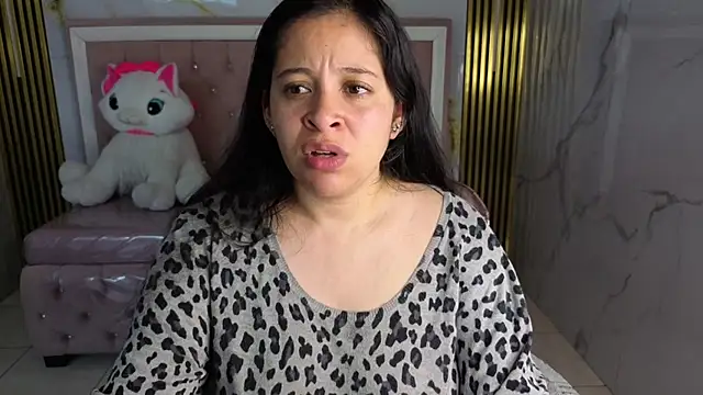 Snapshot of sara_tellez_s chatting on May 28, 2026, 3:15 am sara tellez s online show from May 28, 2026, 3:15 am