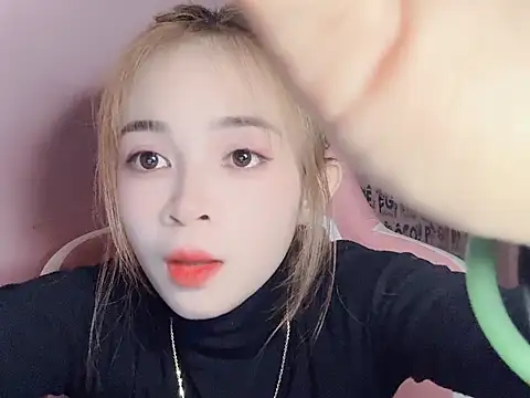 Odile068 online show from March 11, 2026, 6:03 pm