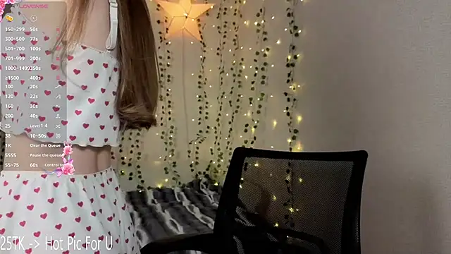 Sweet Pussy Girl online show from April 27, 2026, 4:38 pm