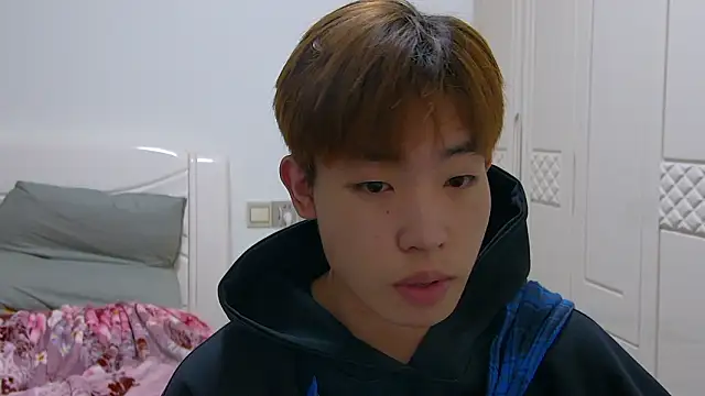 Similu-001 online show from March 11, 2026, 5:46 am