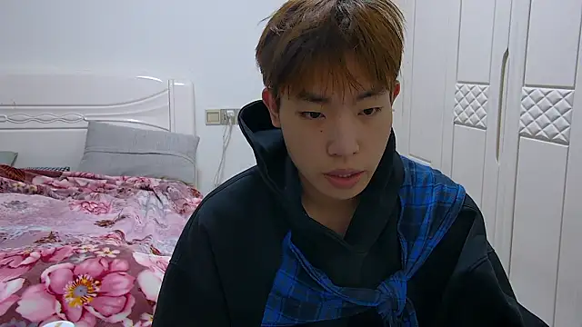 Similu-001 online show from March 12, 2026, 4:40 am