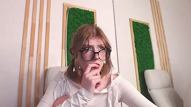 Elvessa Aura online show from March 12, 2026, 11:55 pm