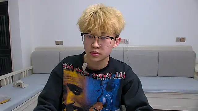 Chili-001 online show from March 14, 2026, 10:21 am