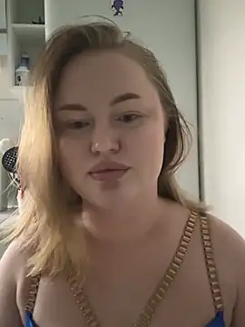 AuroraVale online show from March 23, 2026, 8:02 pm