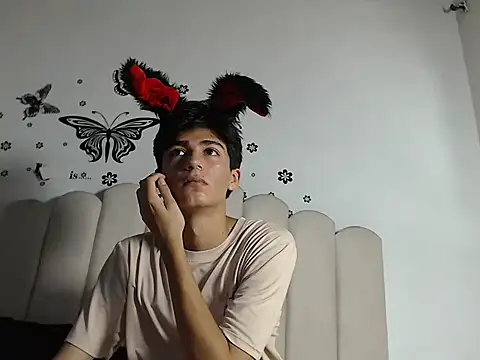 SebastianLatin01 online show from March 17, 2026, 8:34 pm