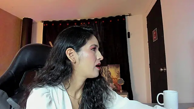 Snapshot of Vicky_Angeel chatting on May 7, 2026, 1:27 pm Vicky Angeel online show from May 7, 2026, 1:27 pm