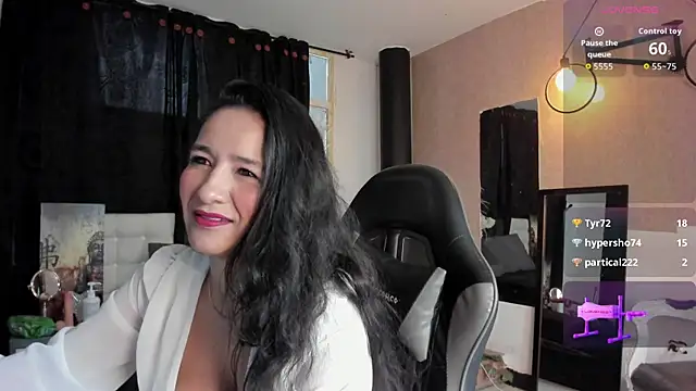 Snapshot of Vicky_Angeel chatting on June 25, 2026, 6:01 pm Vicky Angeel online show from June 25, 2026, 6:01 pm