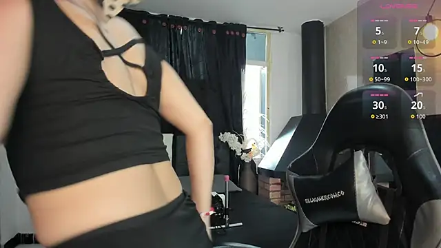 Snapshot of Vicky_Angeel chatting on July 1, 2026, 6:40 pm Vicky Angeel online show from July 1, 2026, 6:40 pm