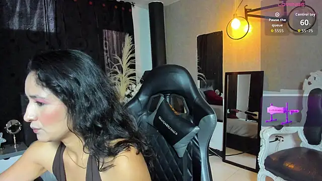 Snapshot of Vicky_Angeel chatting on July 19, 2026, 2:43 pm Vicky Angeel online show from July 19, 2026, 2:43 pm